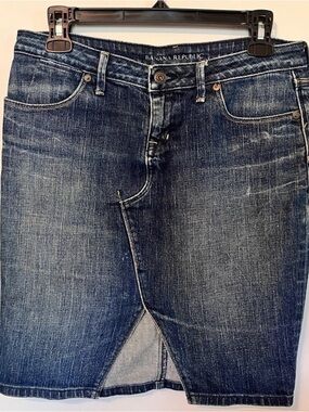 Banana Republic Women’s Dark Blue Denim Skirt